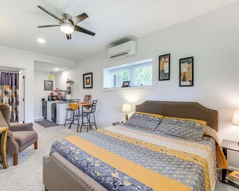 4 Mi to Blue Ridge Parkway: Floyd Studio w/ Yard - Floyd - Bedroom