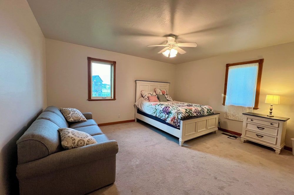 Peaceful, fun 4-bedroom farmhouse in Heyburn perfect for relaxing stays - Heyburn - Sala de estar