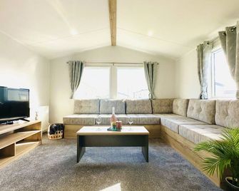 Moor Crest - Scarborough - Living room