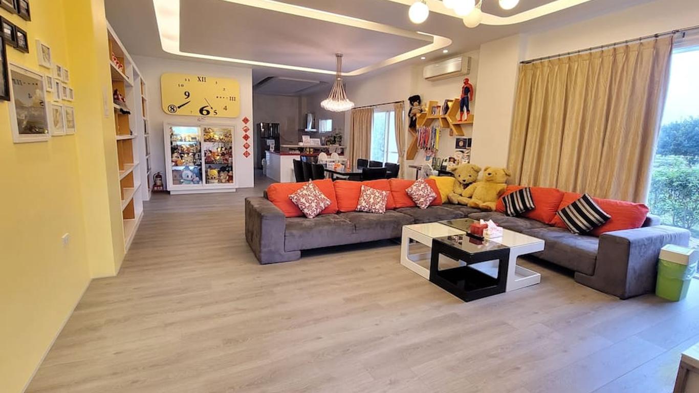 Chaopingjia Fengge Guesthouse