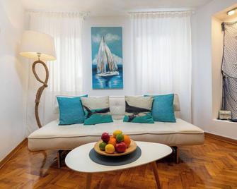 Sorgenfrei Apartment - Rovinj - Living room