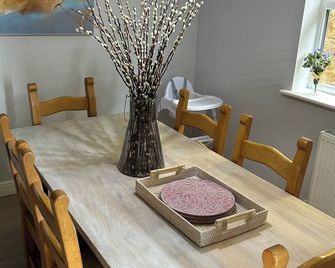 Heather Bank Cottage, Halifax. Yorkshire. Hx2 7dd - Halifax - Dining room