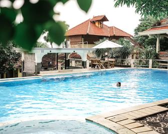 Amed Cafe & Hotel Kebun Wayan - Amlapura - Pool