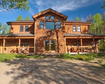 Burton Cabin - Secluded Rustic Charm - Clark - Building