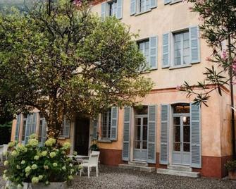 Villa Regina Teodolinda - Laglio - Edificio