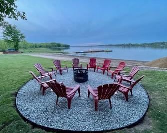 'One of A Kind' 50 Acre Dalrymple Lakefront Property - Carden - Patio