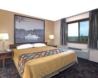 Super 8 by Wyndham Boonville - Boonville - Bedroom