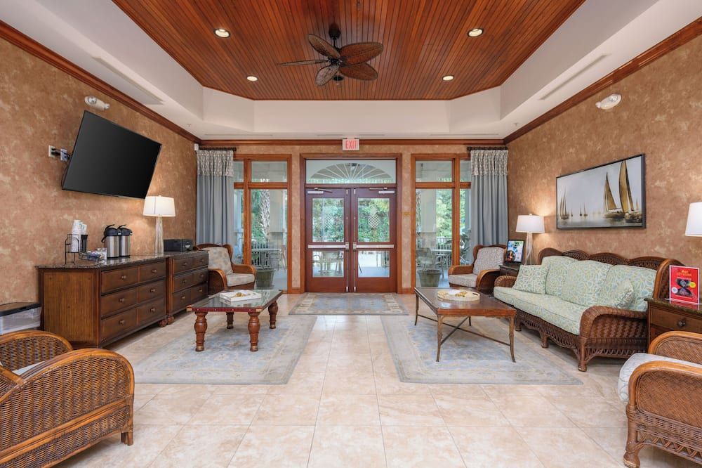 Coral Sands Resort by Palmera - Hilton Head Island - Living room