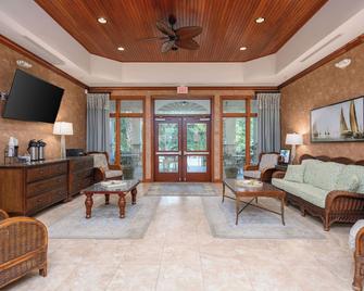 Coral Sands Resort by Palmera - Hilton Head Island - Living room
