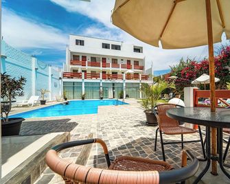 Hotel Residencial Los Frayles - Paracas - Zwembad