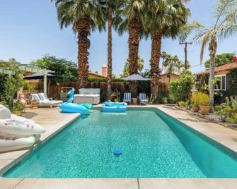 Carrington Cottage @ 420 Shiloh Lgbta Pet Friendly Sanctuary With Soul - פאלם ספירנגס - בריכה