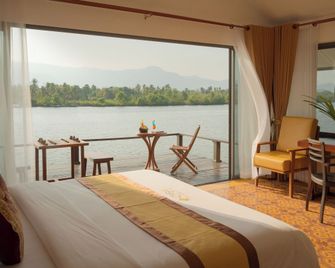 Komsan Kampot Resort - Kampot