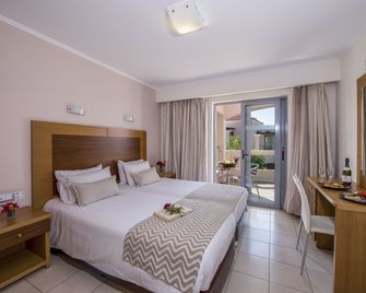 Isida Hotel - Chania - Bedroom