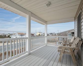 5061 - Good Night Irene by Resort Realty - Kill Devil Hills - Balcón