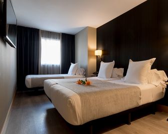 Hotel Plaza - A Coruña - Schlafzimmer