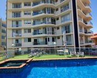 Foreshore Apartments - Mermaid Beach - Piscina
