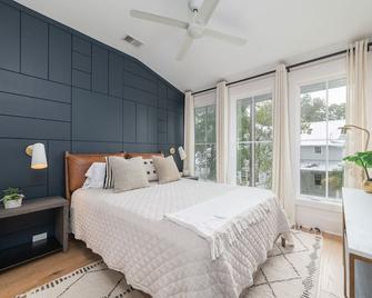 Modern Moreland Retreat 423 - Bluffton - Bedroom