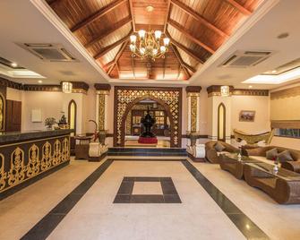 شوي يي بوينت هوتل - باغان - ردهة