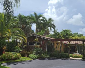 Pet Friendly Tropical Studio With Private Kitchen And Bath - Fort Lauderdale