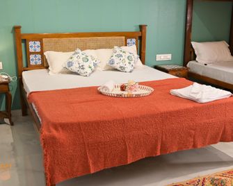 Euphoria Farmstay Pure Veg Khopoli - Lavasa - Bedroom