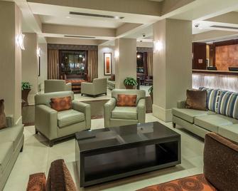 Embassy Suites by Hilton Alexandria Old Town - אלכסנדריה - טרקלין