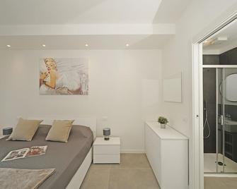 Sunshine Apartment by Wonderful Italy - Desenzano del Garda - Slaapkamer