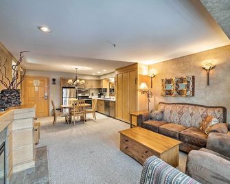 Big Sky Condo w/ Mountain Views, Hike, Ski & Fish! - Big Sky - Living room
