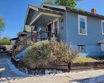 The Sandoval Casa is central to the best places to visit in Dodge City! - Dodge City - Building