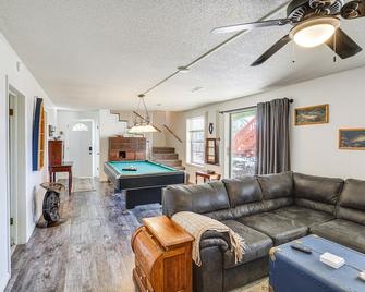 Arkansas Lake House with Private Dock! - Horseshoe Bend - Sala de estar