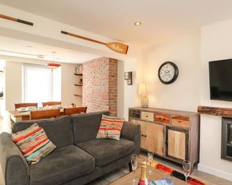 Anchor Cottage - Weymouth - Living room