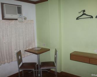 Park Bed and Breakfast Hotel Pasay - Pasay - Comedor