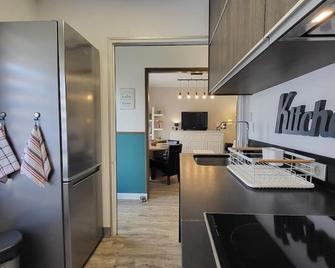 Gîte Unique Le Caijonet proche de Disneyland, Aeroport CDG, Paris - Villeparisis - Cuisine