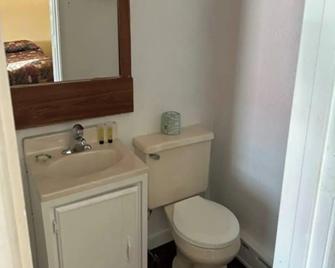 Love Hotels Timberline By OYO Lake Superior - Ironwood
