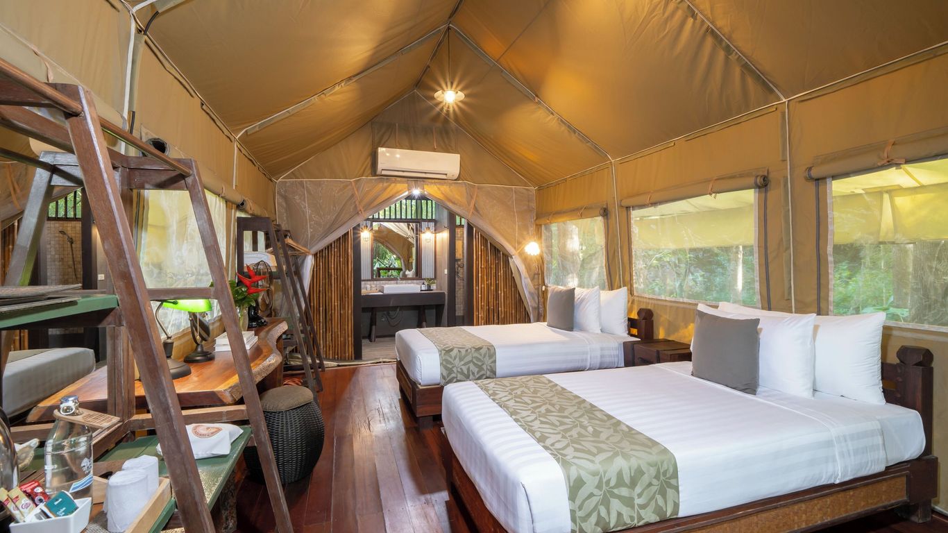 หินตกริเวอร์แคมป์ แอท ช่องเขาขาด