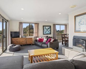 Kapiti Views - Waikanae Beach Holiday Home - Waikanae - Sala de estar