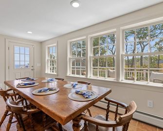 Welcome to Siren's Song - - York - Dining room