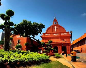 Shah's Beach Resort Melaka - Malacca