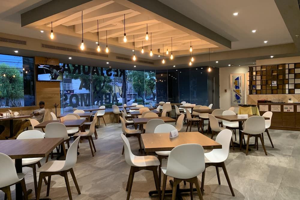Holiday Inn Express Mexico Basilica By IHG thumbnail 3