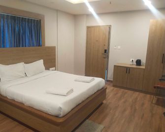 Pop 83781f Hotel Colors - Gopālpur