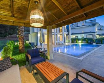 Peacefull 4 bed villa with pool for rent in Ovacık oludeniz - Ölüdeniz - Pool