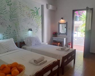 Charming studio in lovely Skiathos with WiFi, AC 400 m from Trulos beach - Scíathos - Habitación