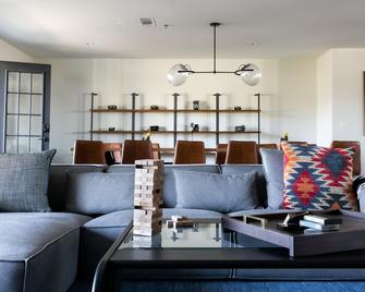 Bode Nashville - Nashville - Living room