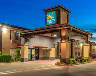 Quality Inn Forest Hill - Fort Worth South - Forest Hill - Building