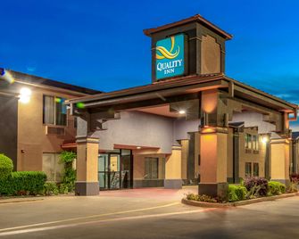 Quality Inn Forest Hill - Fort Worth South - Forest Hill - Building