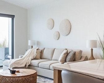 Beachfront Luxury Suite #15 at The Beach - Campbell River - Living room