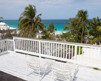 New 1 bedroom villa steps from Pink Sands Beach - Dunmore Town - Balcony