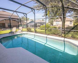 Nick's Southern Dunes Vacation Home - Haines City - Pool