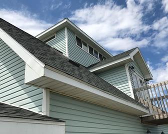 Gorgeous Oceanfront Vacation Destination! - St. Peters Bay - Building