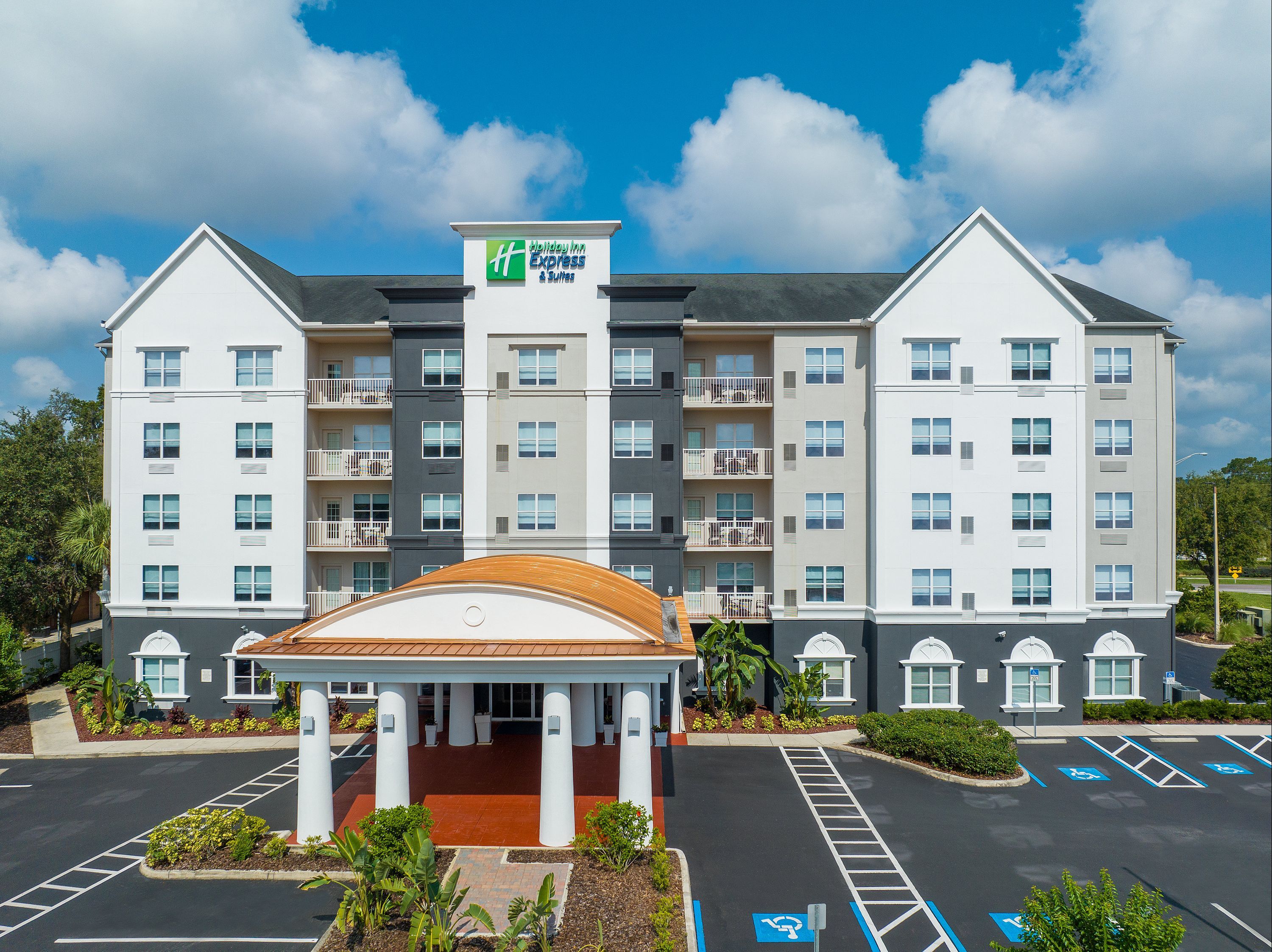 Holiday Inn Express & Suites Lakeland North - I-4 By IHG - לייקלנד - בניין