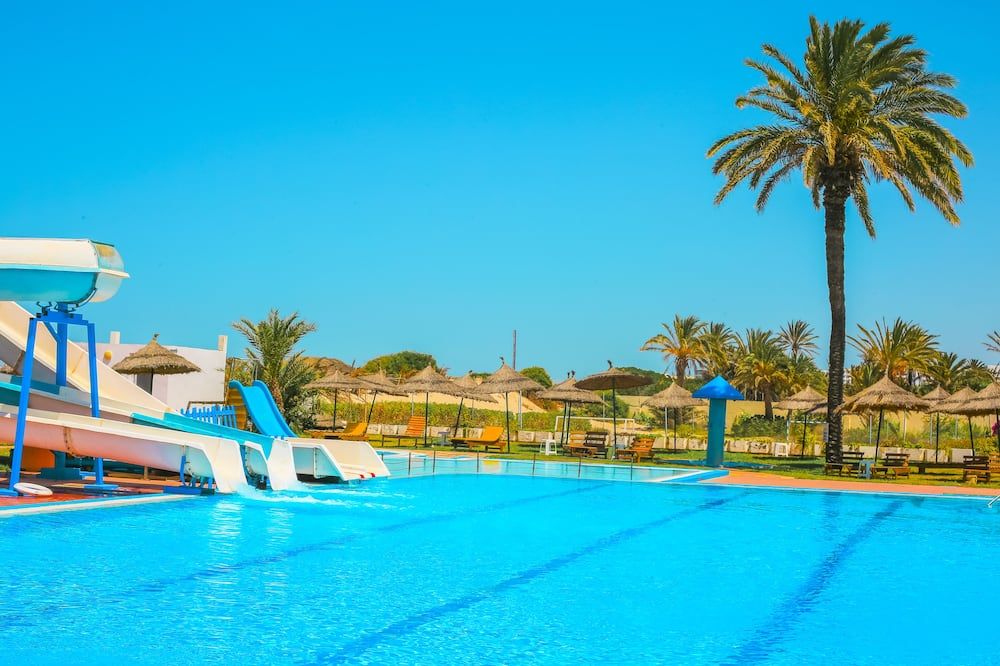 Hotel Neptunia Skanes - מונאסטיר - בריכה